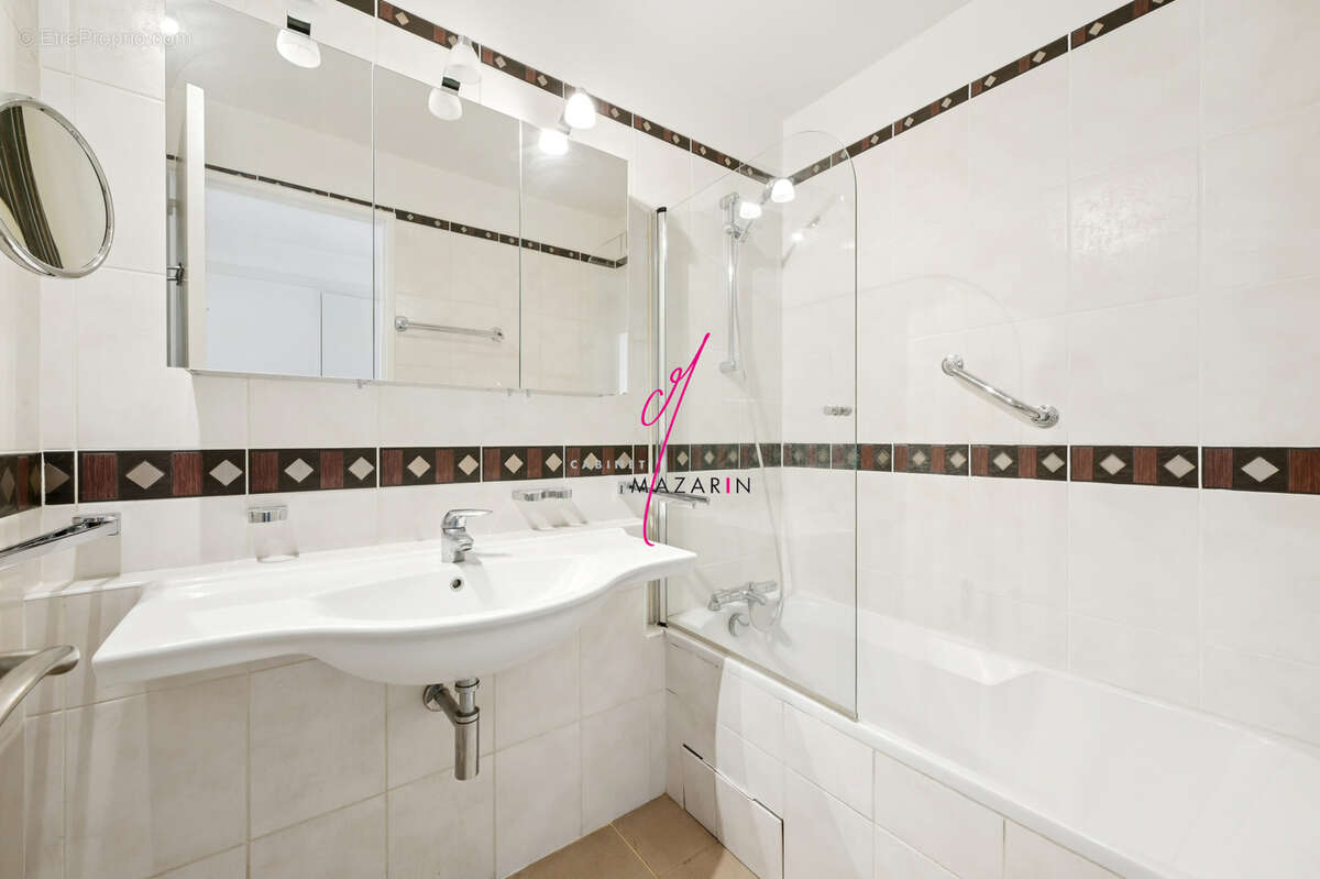 Appartement à PARIS-14E