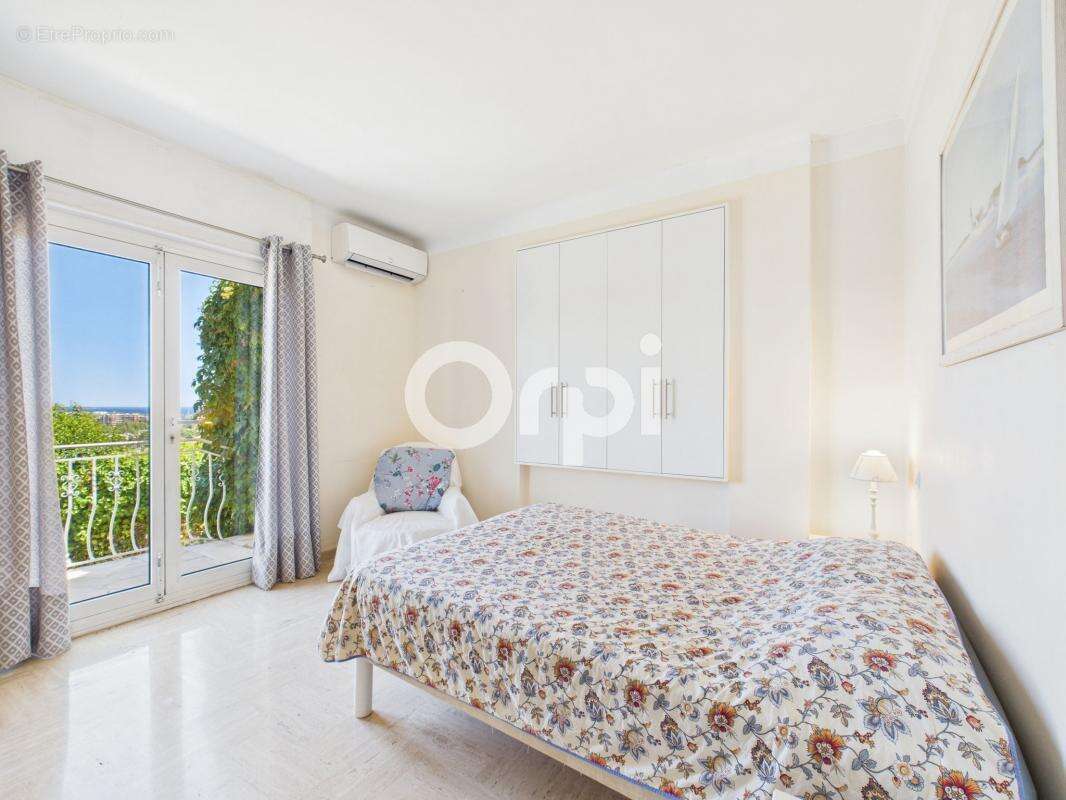 Maison à MANDELIEU-LA-NAPOULE