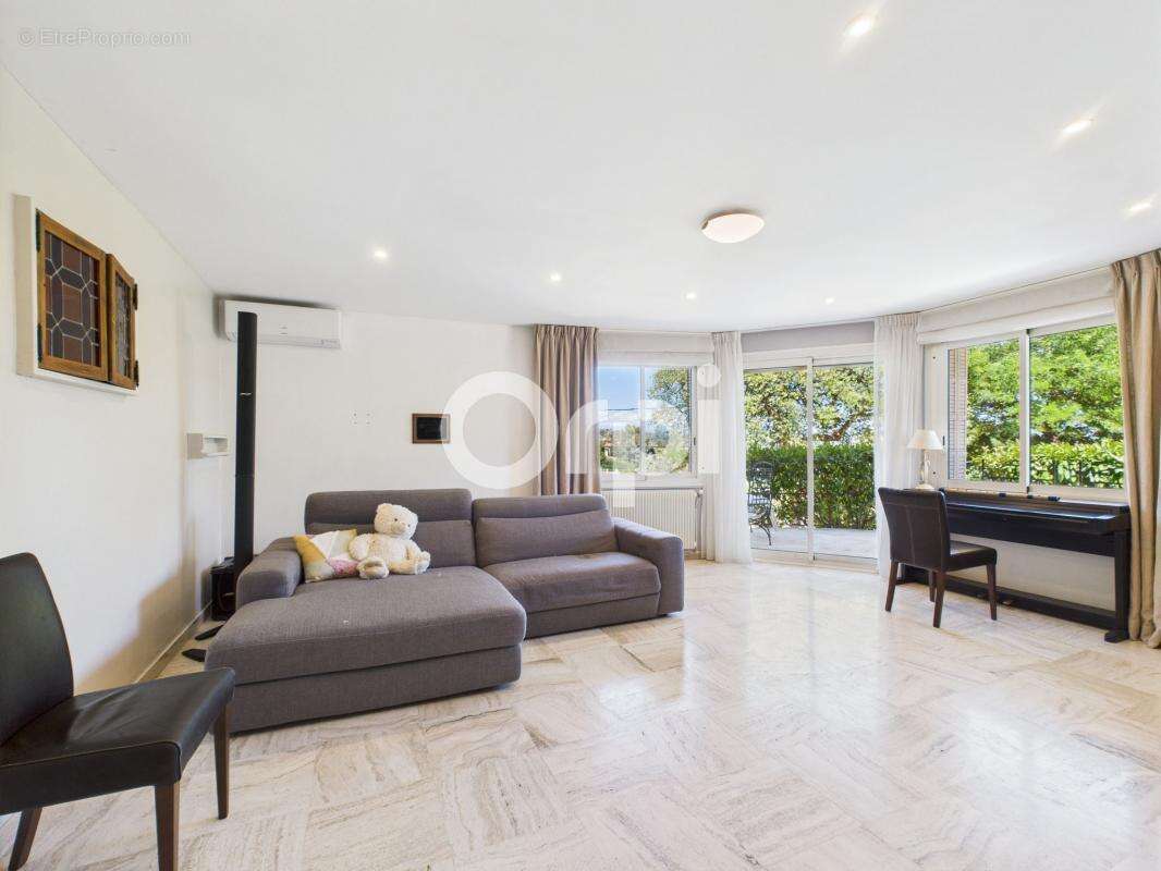 Maison à MANDELIEU-LA-NAPOULE