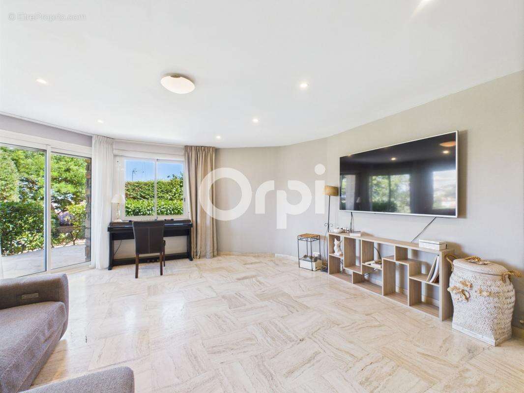 Maison à MANDELIEU-LA-NAPOULE