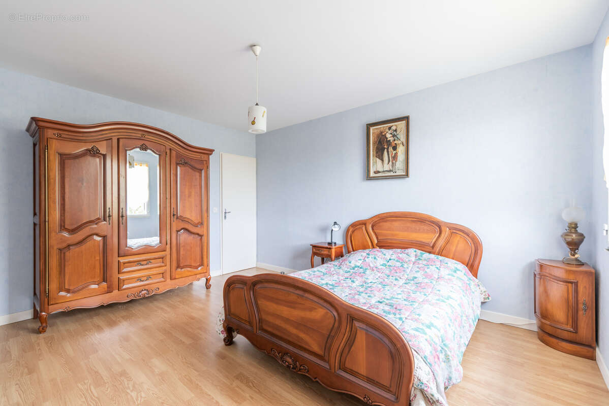 Maison à AUZAT-LA-COMBELLE