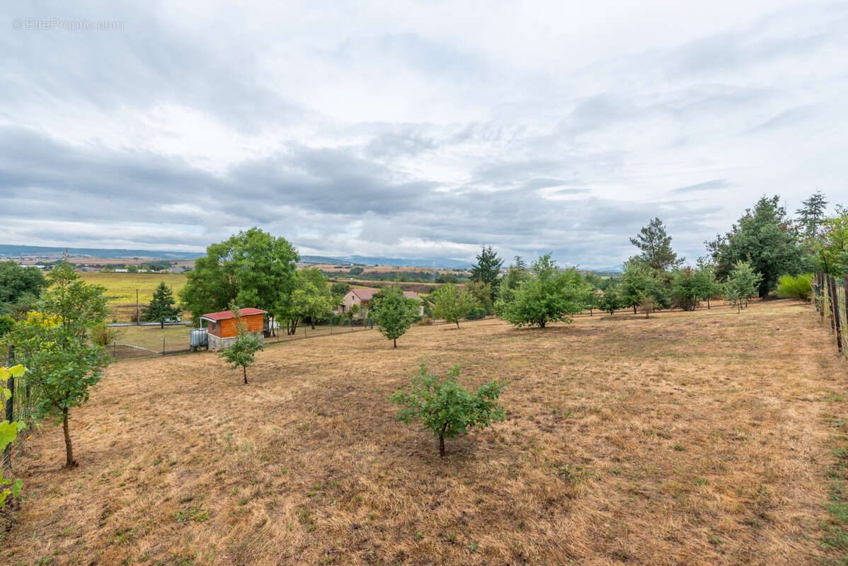 Maison à AUZAT-LA-COMBELLE
