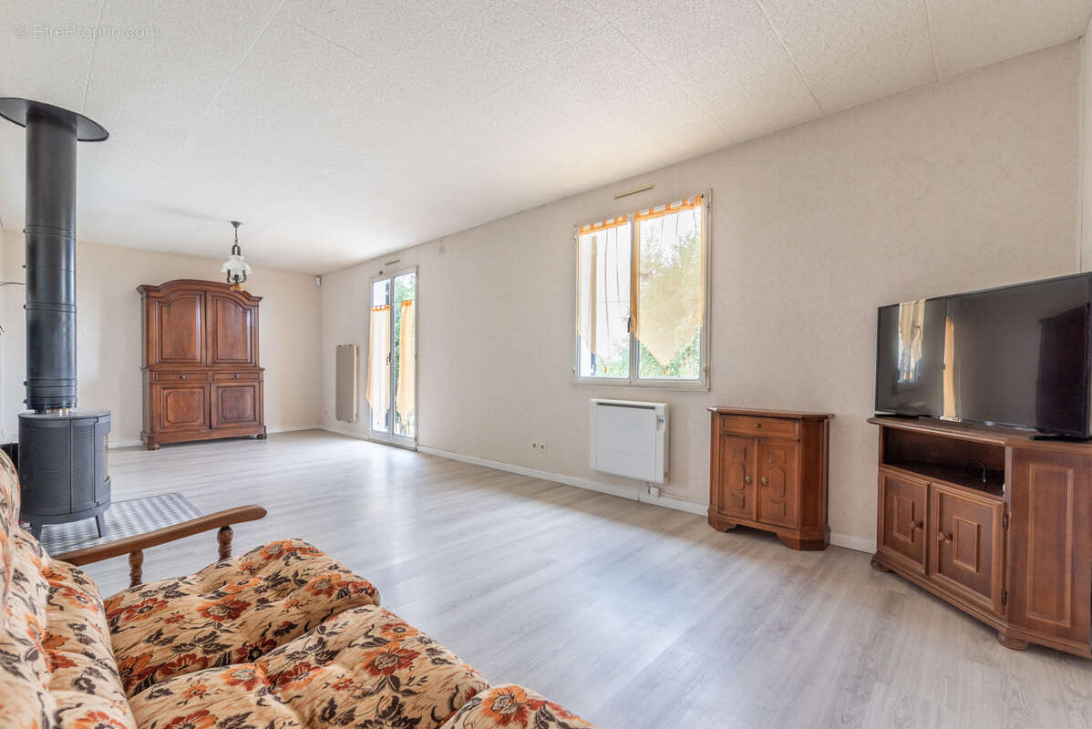 Maison à AUZAT-LA-COMBELLE