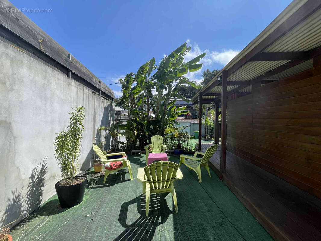 Terrain à LE TAMPON