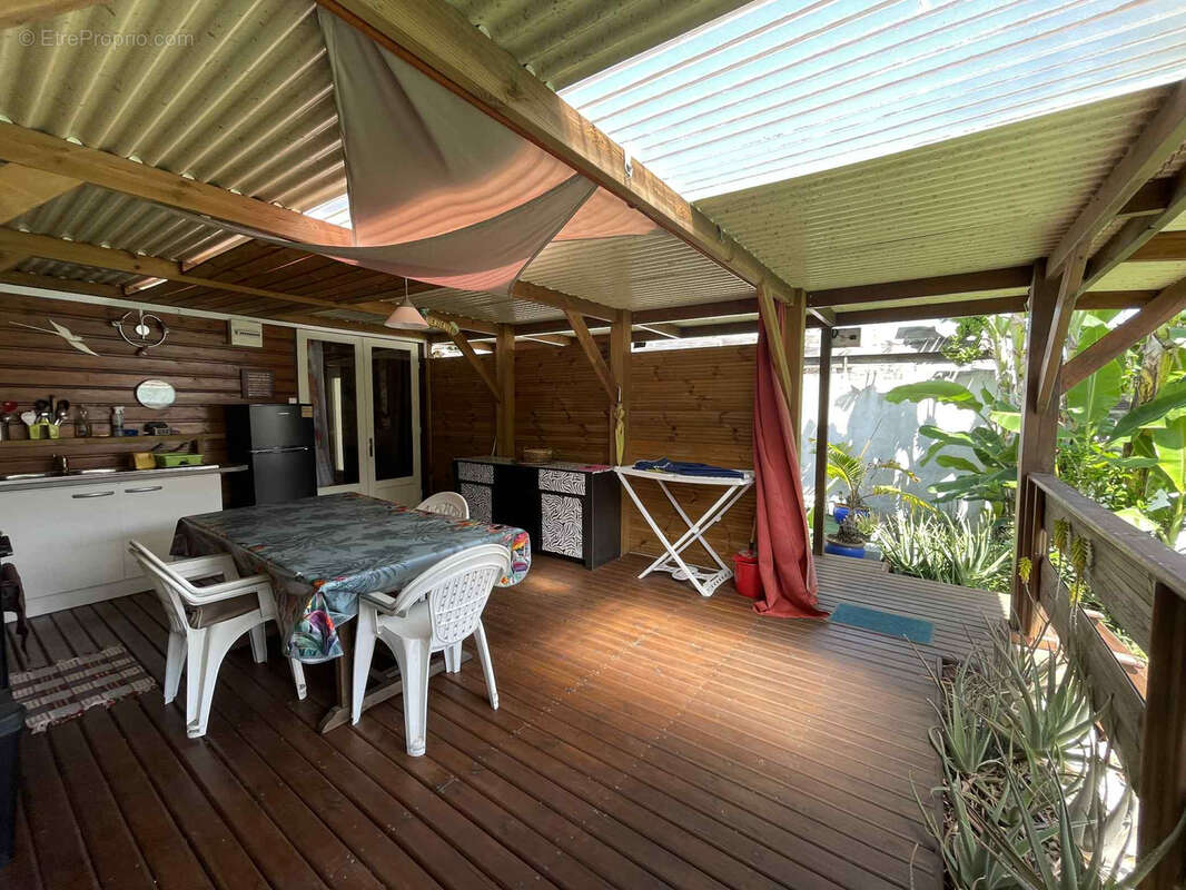 Terrain à LE TAMPON