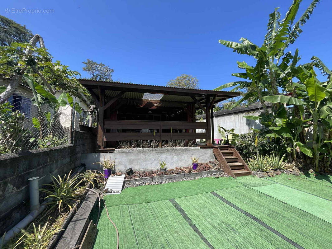 Terrain à LE TAMPON