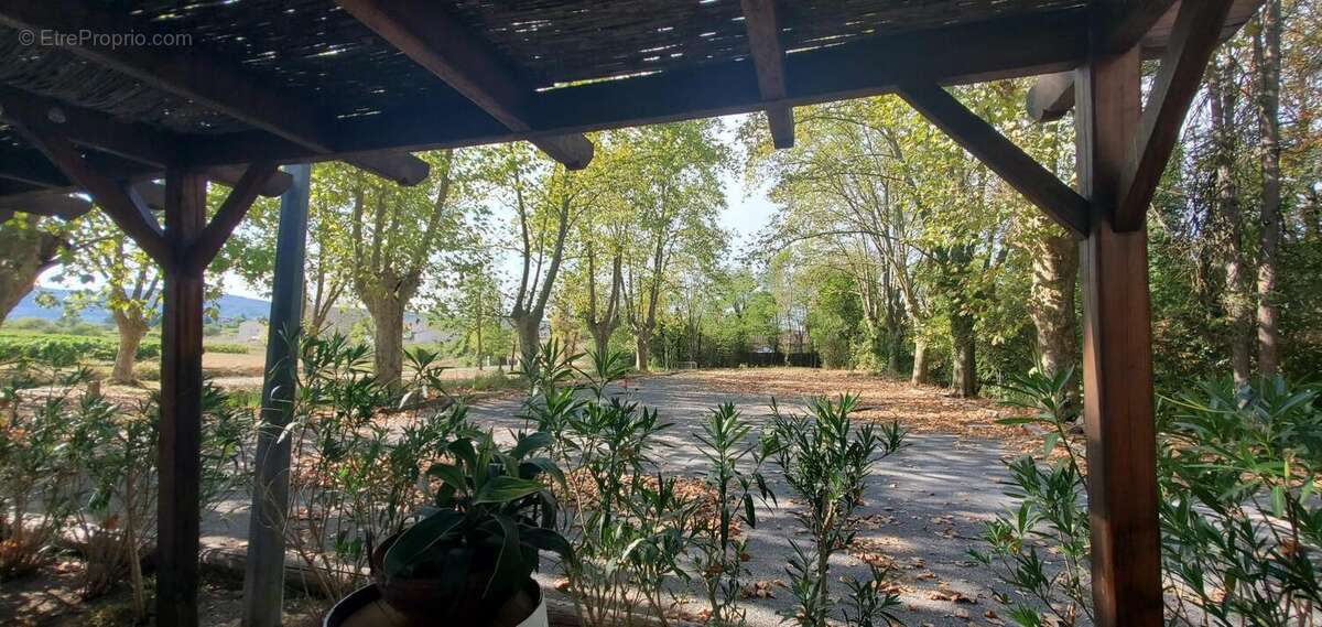 Commerce à BEAULIEU