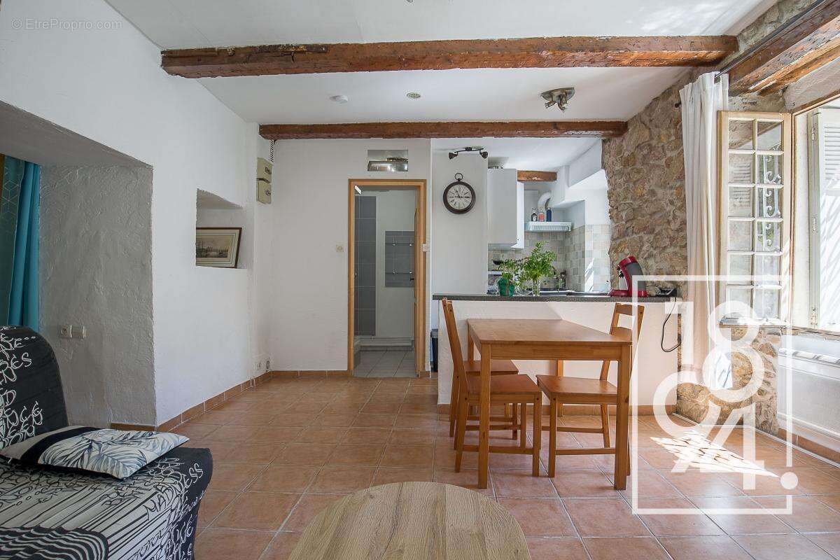 Appartement à MARSEILLE-7E