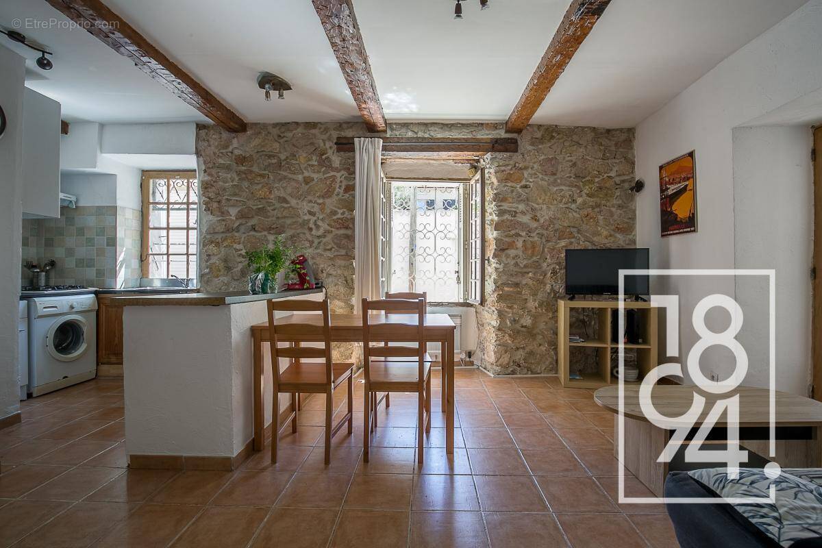 Appartement à MARSEILLE-7E