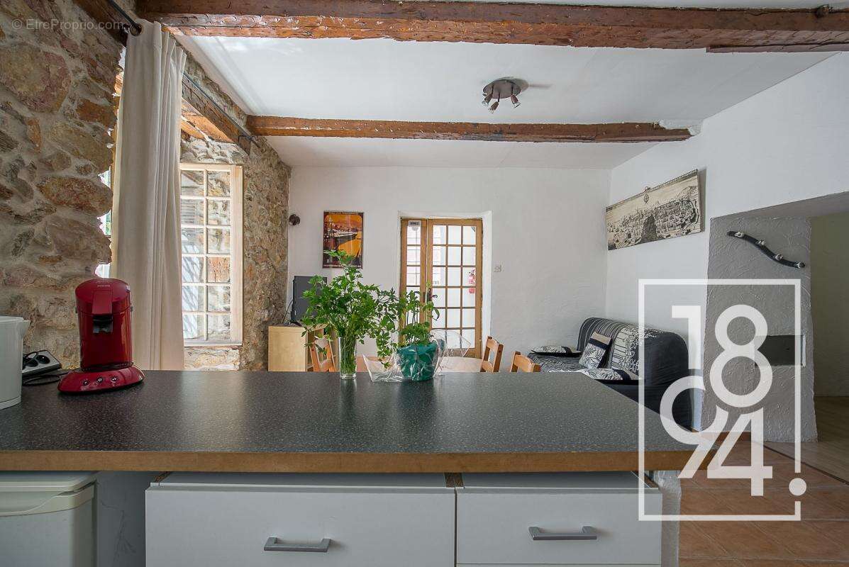 Appartement à MARSEILLE-7E