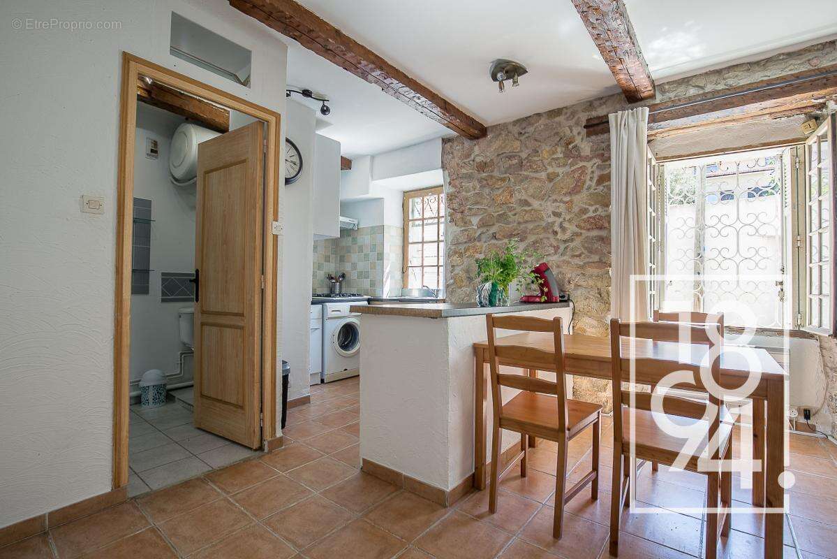 Appartement à MARSEILLE-7E