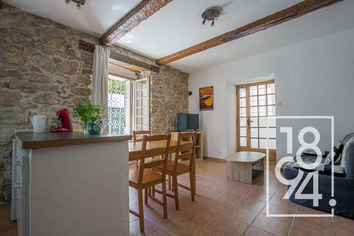 Appartement à MARSEILLE-7E