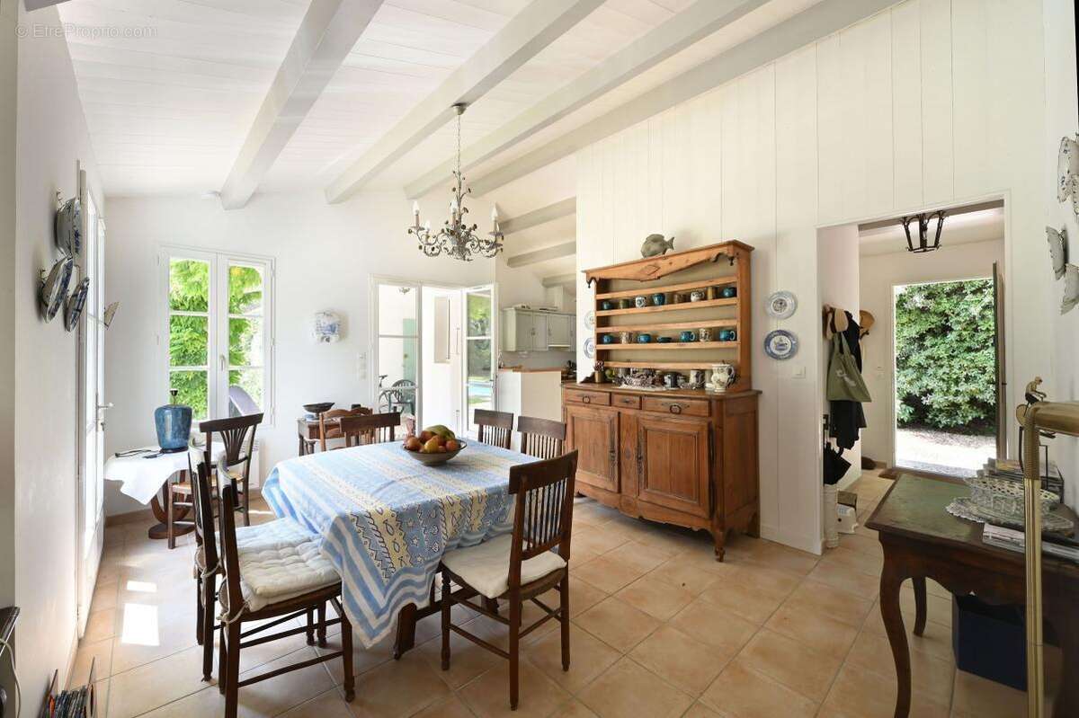 Maison à LES PORTES-EN-RE