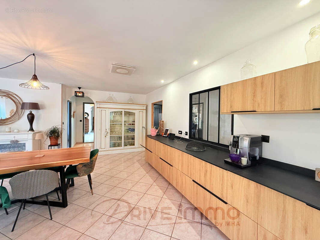 Maison à NISSAN-LEZ-ENSERUNE