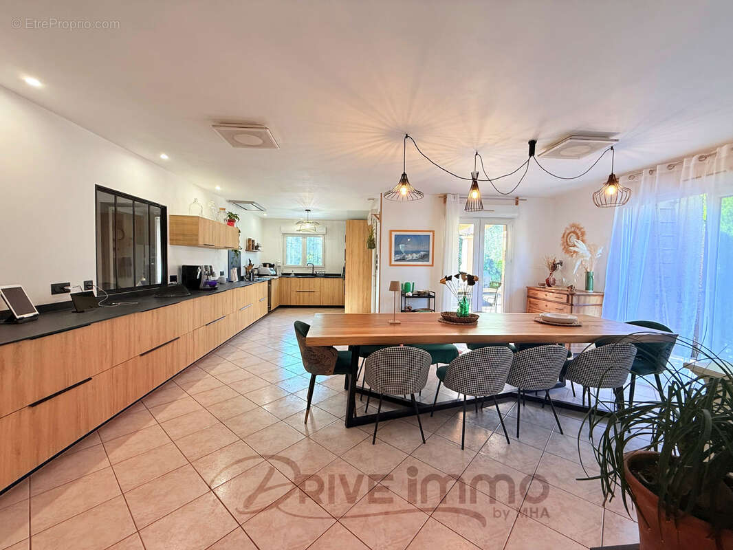 Maison à NISSAN-LEZ-ENSERUNE