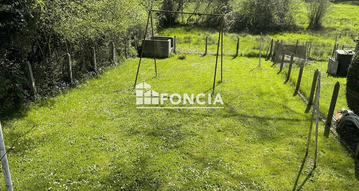 Maison à CHAMPCEVINEL