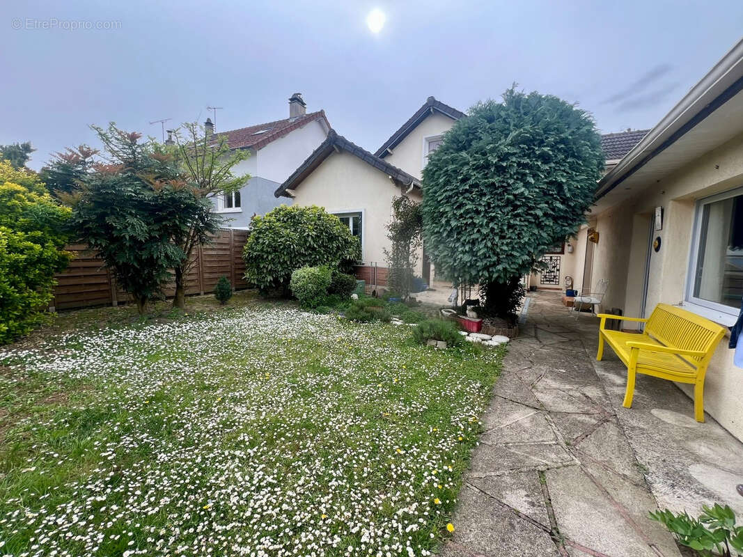 Maison à ATHIS-MONS