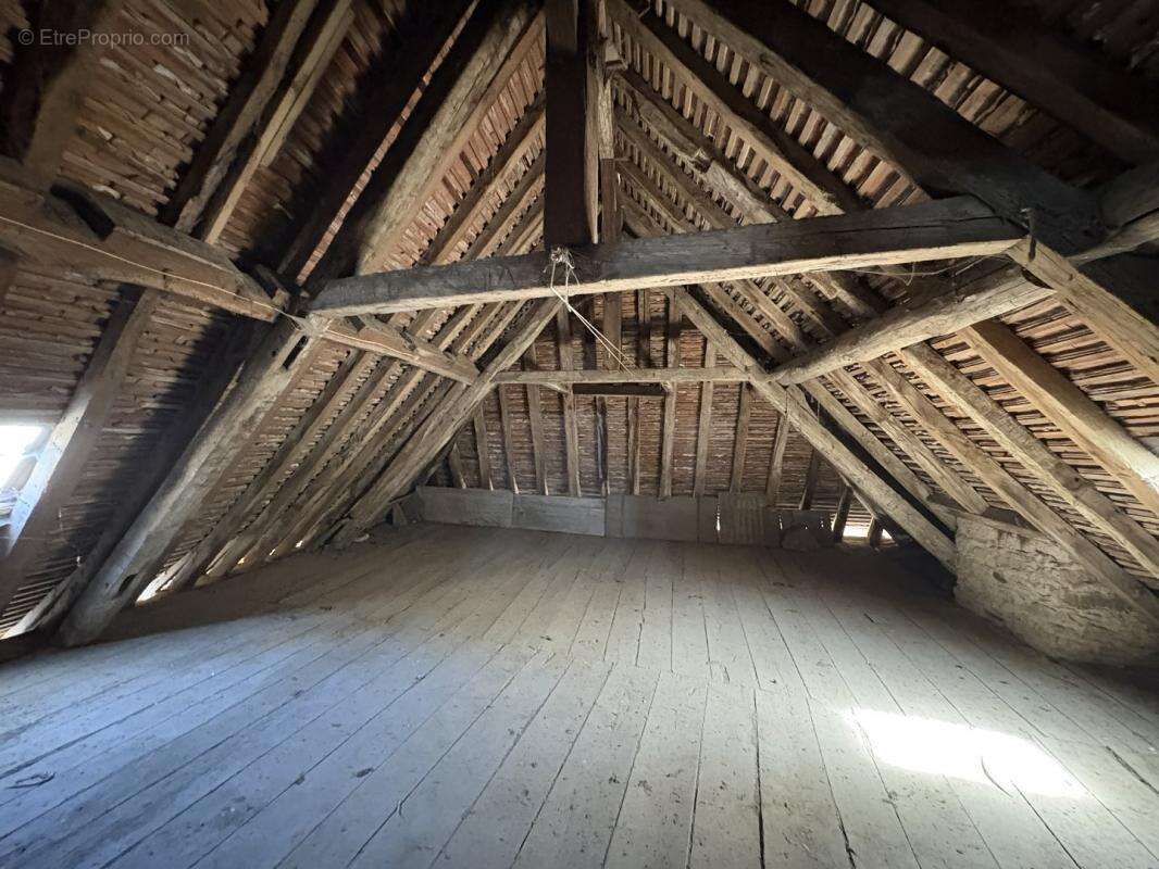 Maison à SAINT-YRIEIX-LA-PERCHE