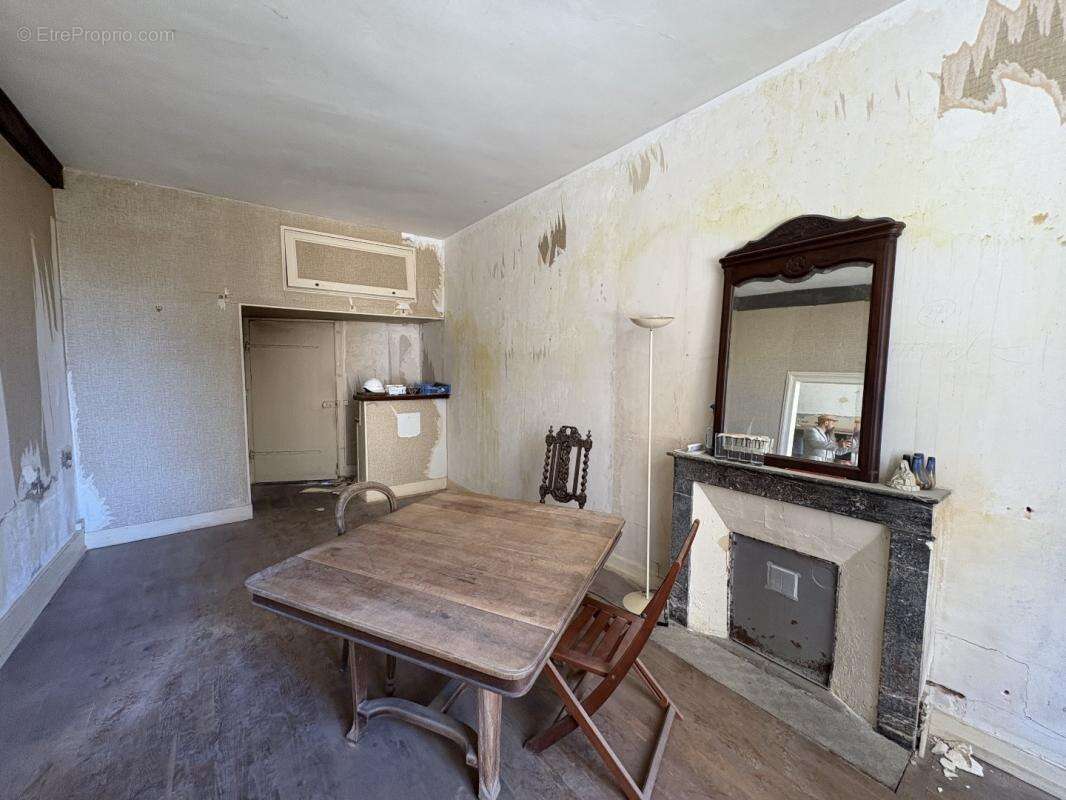 Maison à SAINT-YRIEIX-LA-PERCHE