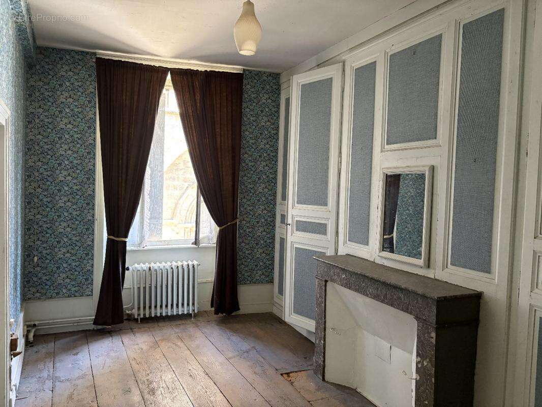 Maison à SAINT-YRIEIX-LA-PERCHE