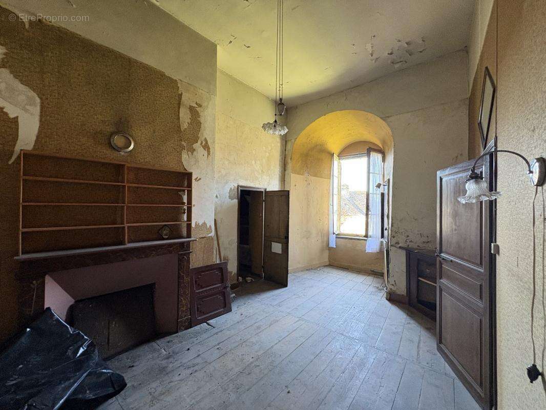 Maison à SAINT-YRIEIX-LA-PERCHE