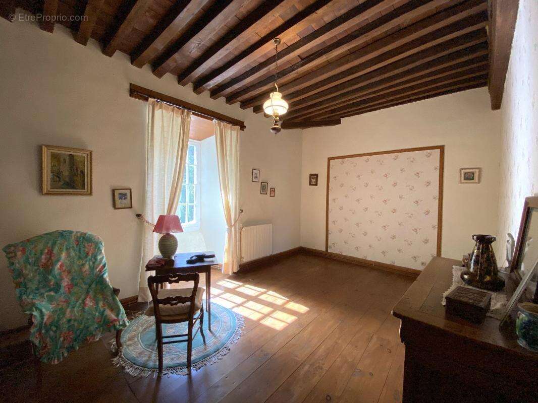 Maison à BUSSEROLLES