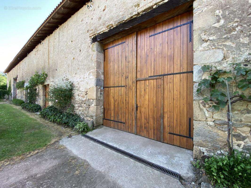 Maison à BUSSEROLLES