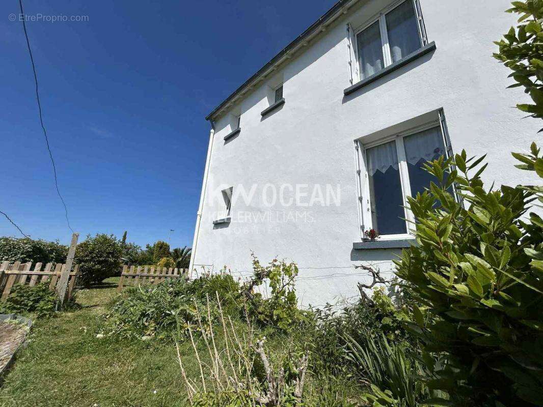 Maison à CLEDEN-CAP-SIZUN