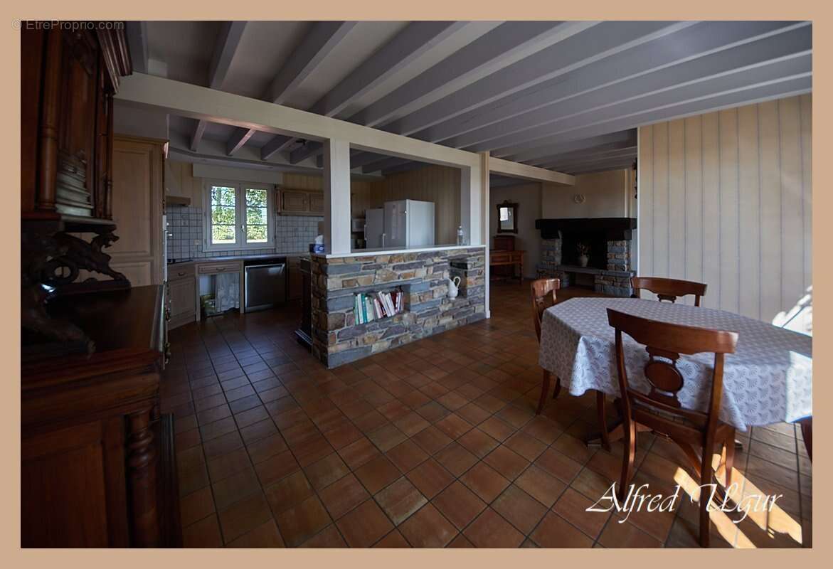 Maison à MAURE-DE-BRETAGNE