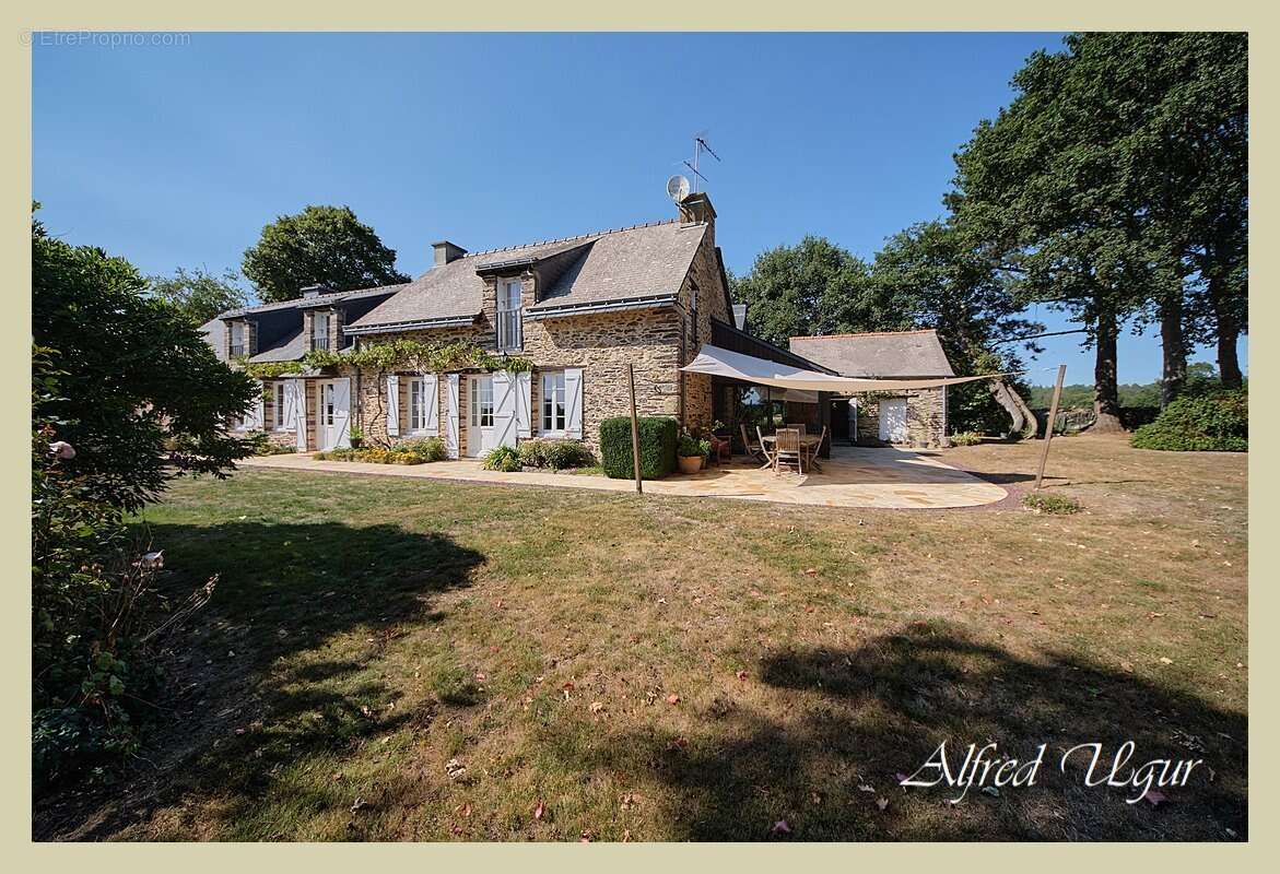 Maison à MAURE-DE-BRETAGNE