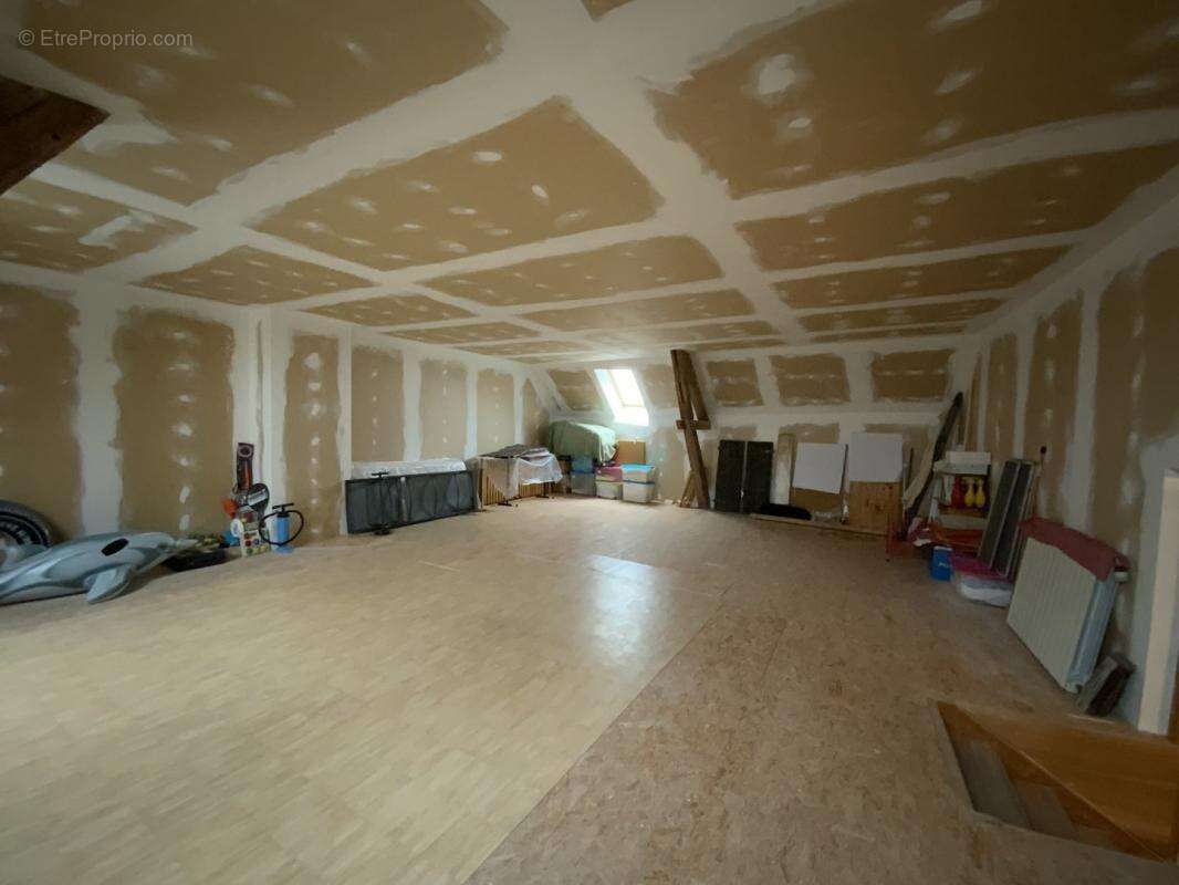 Maison à LE BOURG-D'HEM