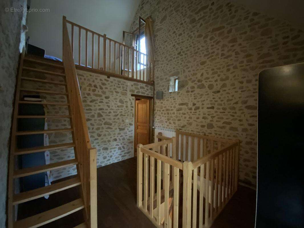 Maison à LE BOURG-D'HEM