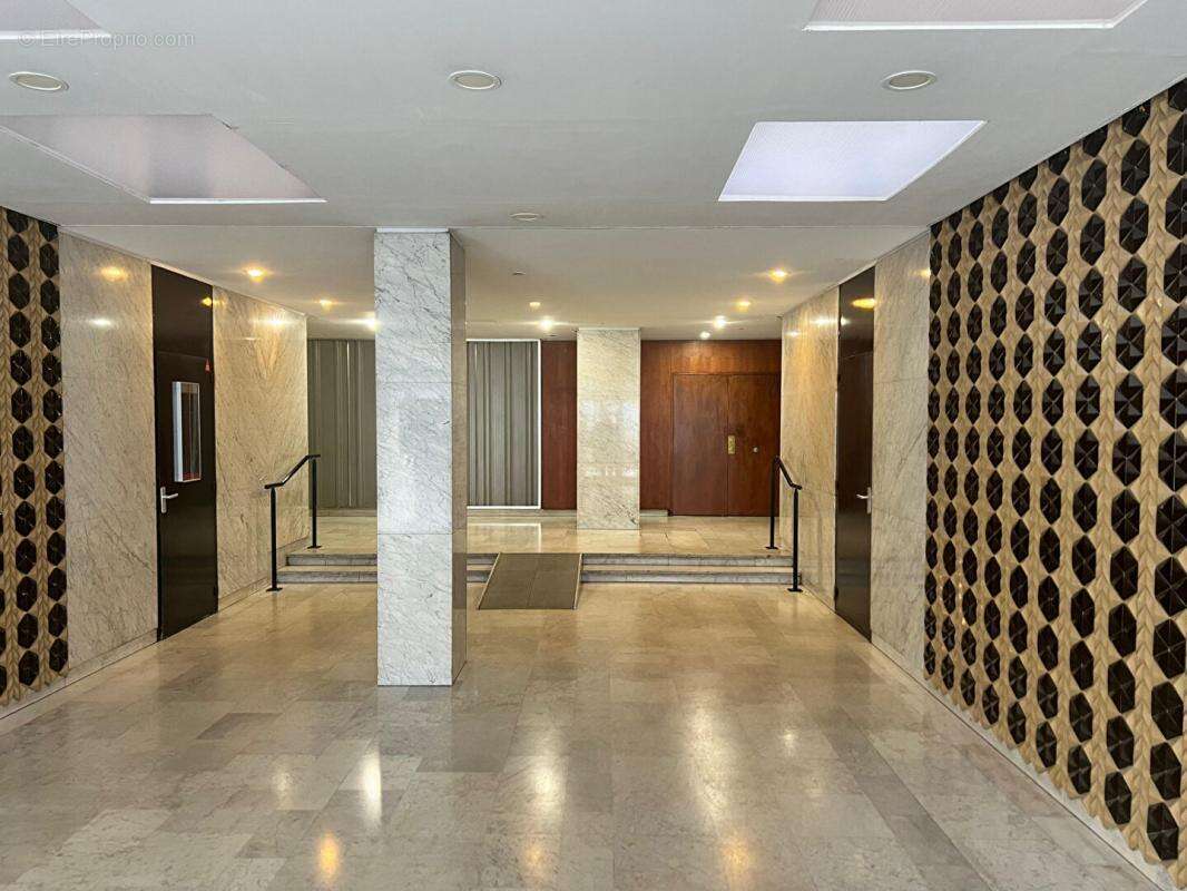 Commerce à PARIS-15E