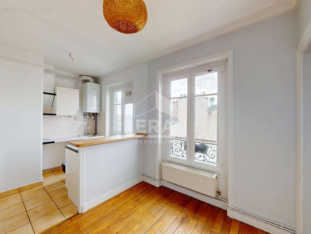 Appartement à PARIS-11E