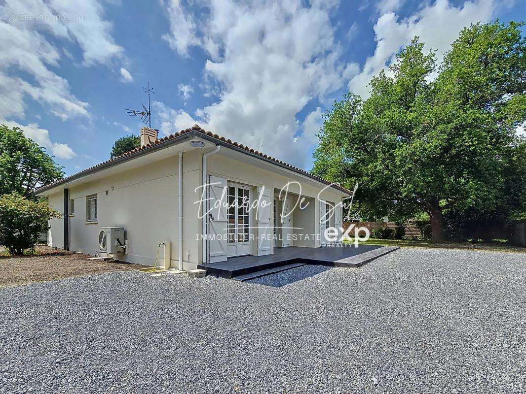 Maison à BLANQUEFORT