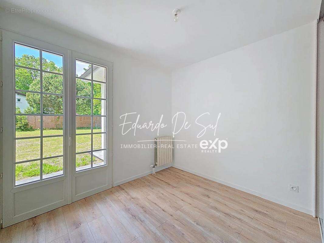 Maison à BLANQUEFORT