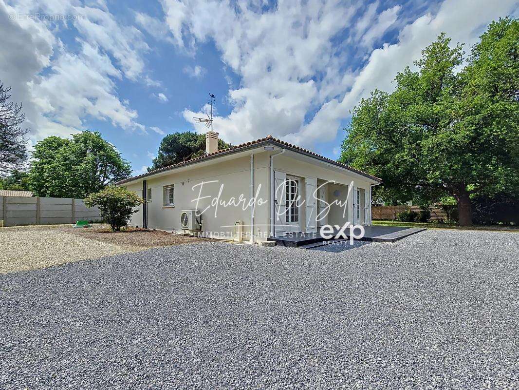 Maison à BLANQUEFORT