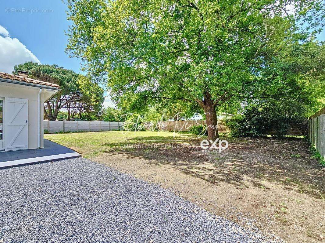 Maison à BLANQUEFORT