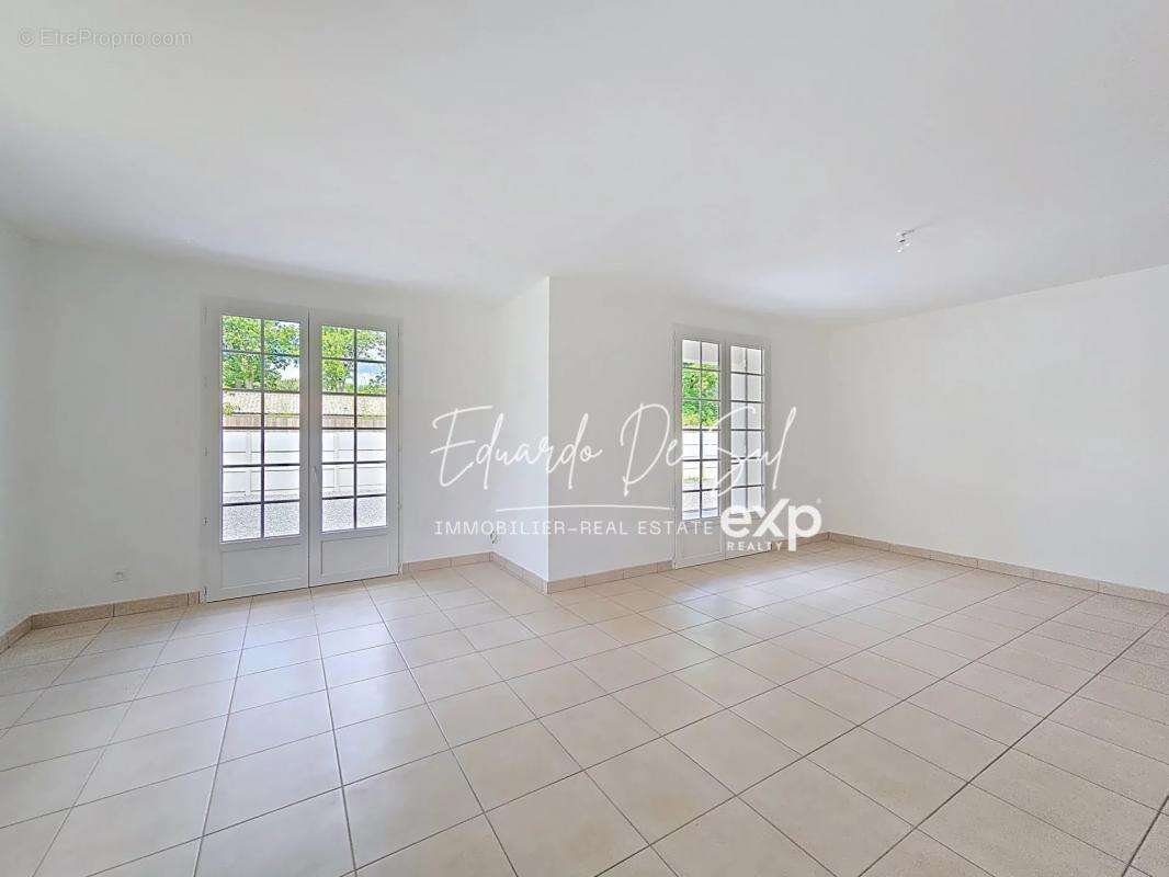 Maison à BLANQUEFORT