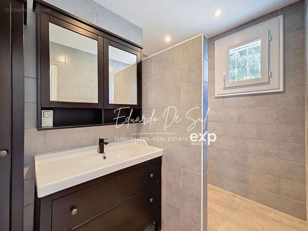 Maison à BLANQUEFORT