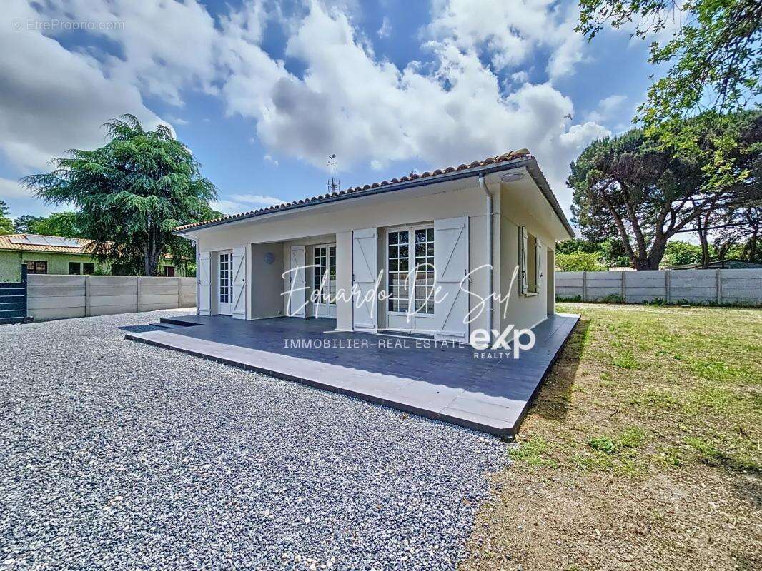 Maison à BLANQUEFORT