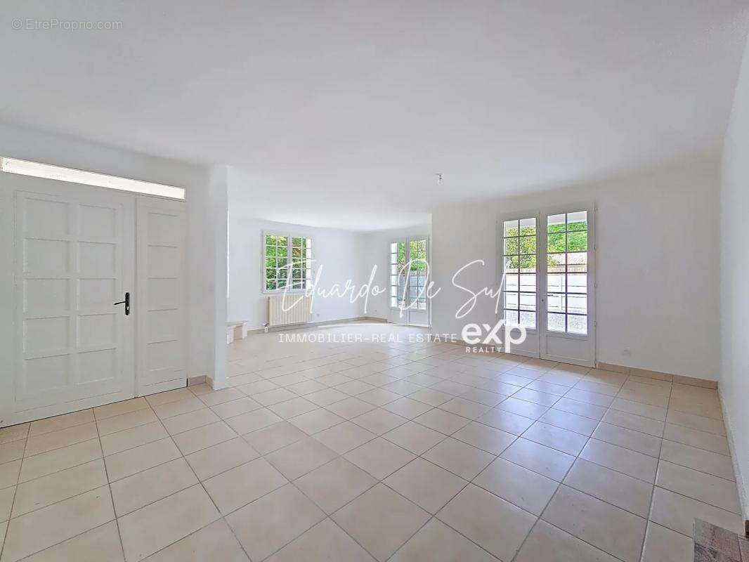 Maison à BLANQUEFORT