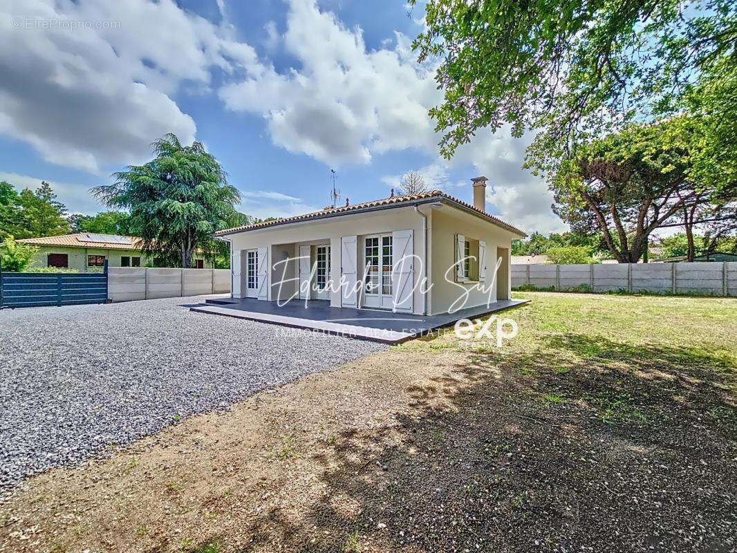 Maison à BLANQUEFORT