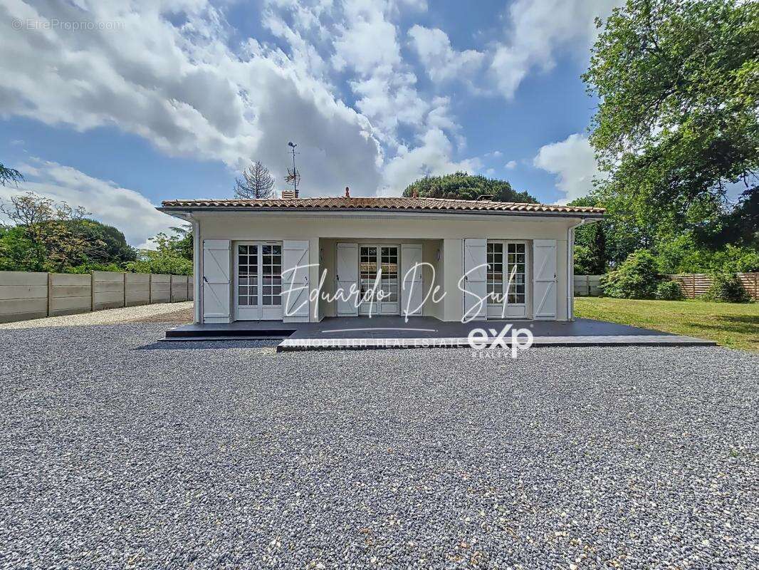 Maison à BLANQUEFORT