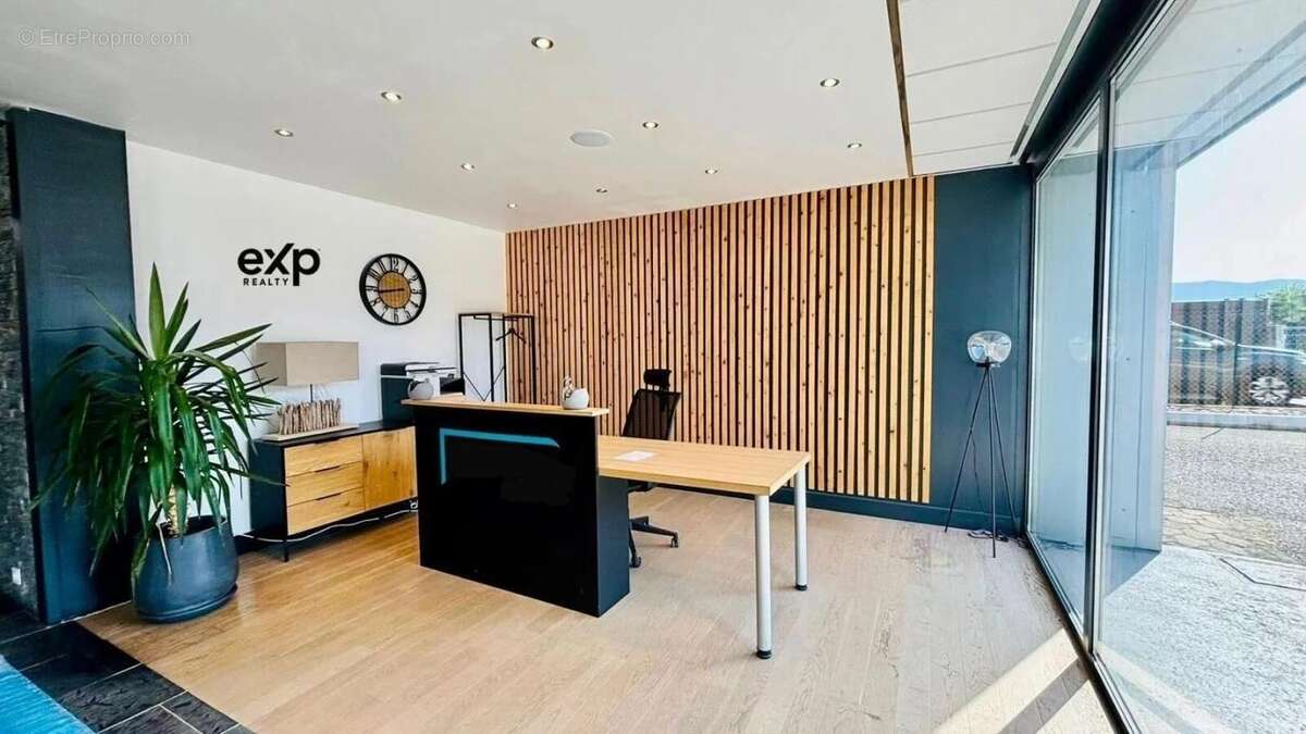 Commerce à LA RAVOIRE