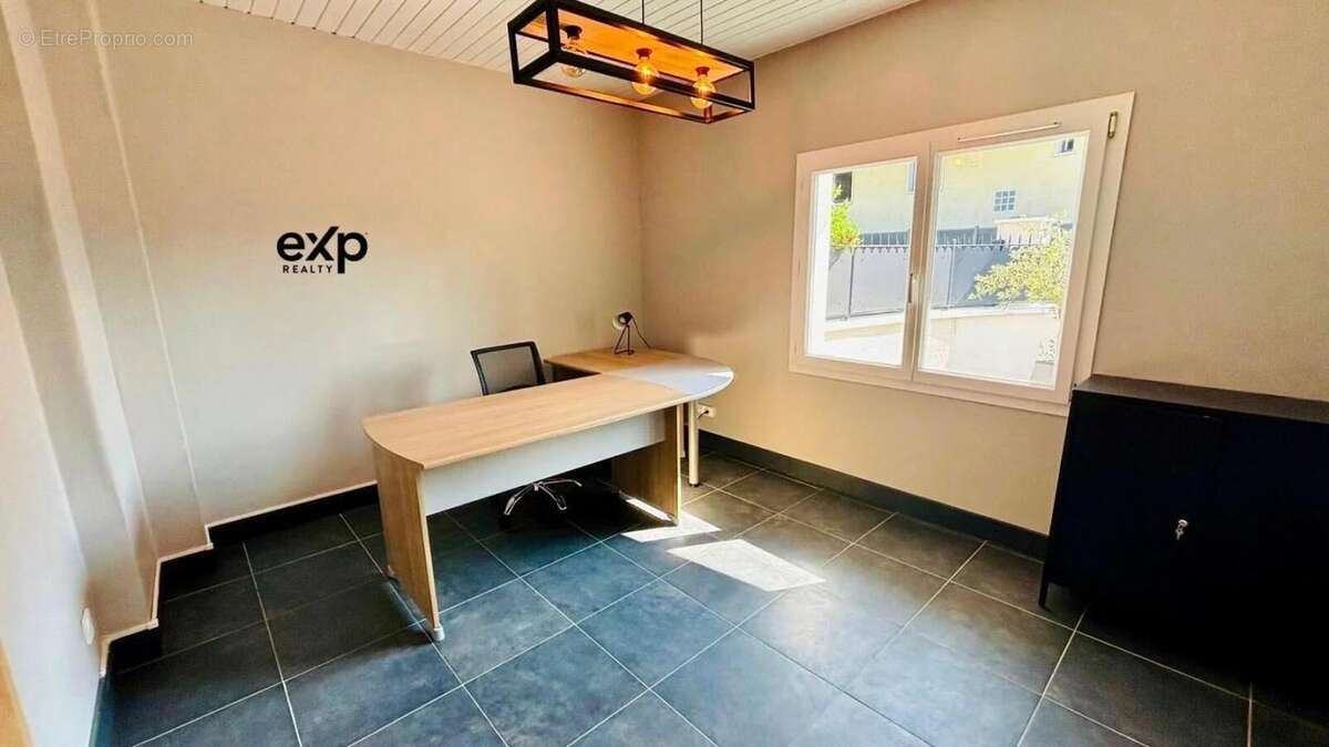 Commerce à LA RAVOIRE