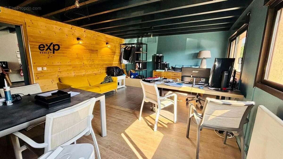 Commerce à LA RAVOIRE