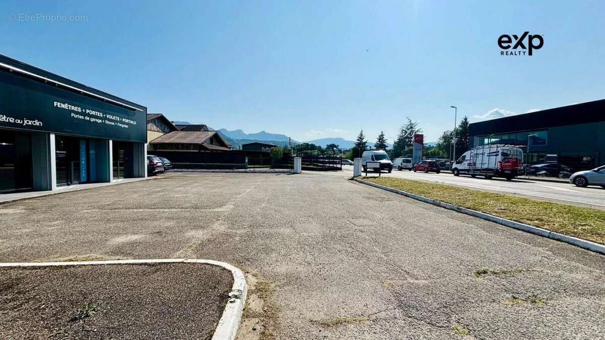 Commerce à LA RAVOIRE