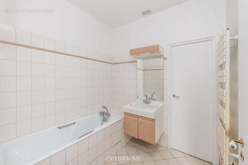 Appartement à PARIS-7E