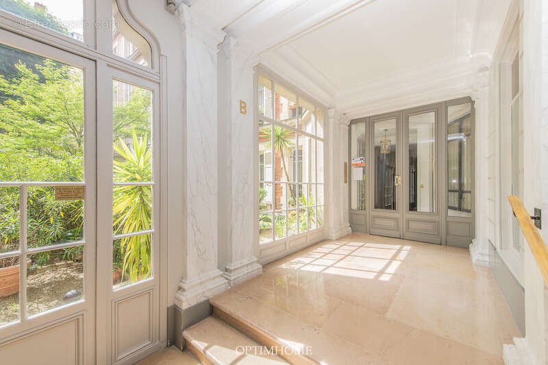 Appartement à PARIS-7E